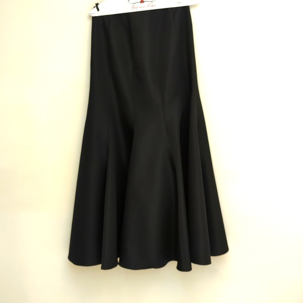 Beautiful Long Black Taffeta Ann Taylor Skirt - Picture 3 of 3